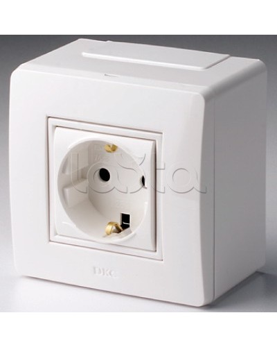 Коробка в сборе с силовой розеткой, белая DKC 10482 в Комсомольске-на-Амуре Распределительные коробки Pintop.ru