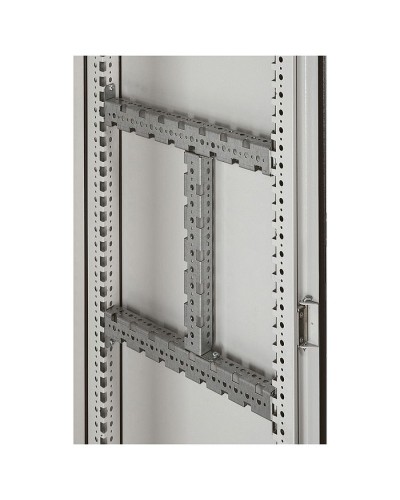 Траверс многофункциональный Legrand 048033 в Комсомольске-на-Амуре Аксессуары для стоек и шкафов Pintop.ru