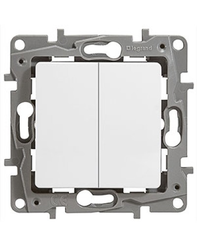 Выключатель двухклавишный 10 AX 250 В белый Etika Legrand 672202 в Комсомольске-на-Амуре Аксессуары для кабель-канала Pintop.ru