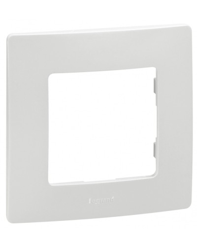 Рамка 1 пост Etika белый Legrand 672501 в Комсомольске-на-Амуре Аксессуары для кабель-канала Pintop.ru