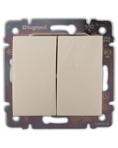 Переключатель на два направления двухклавишный Valena 10 AX 250 В слоновая кость Legrand 774308 в Комсомольске-на-Амуре Аксессуары для кабель-канала Pintop.ru